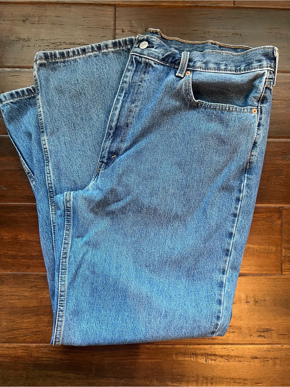 Levi's Men's Medium Blue Relaxed Fit Jeans W40 L32